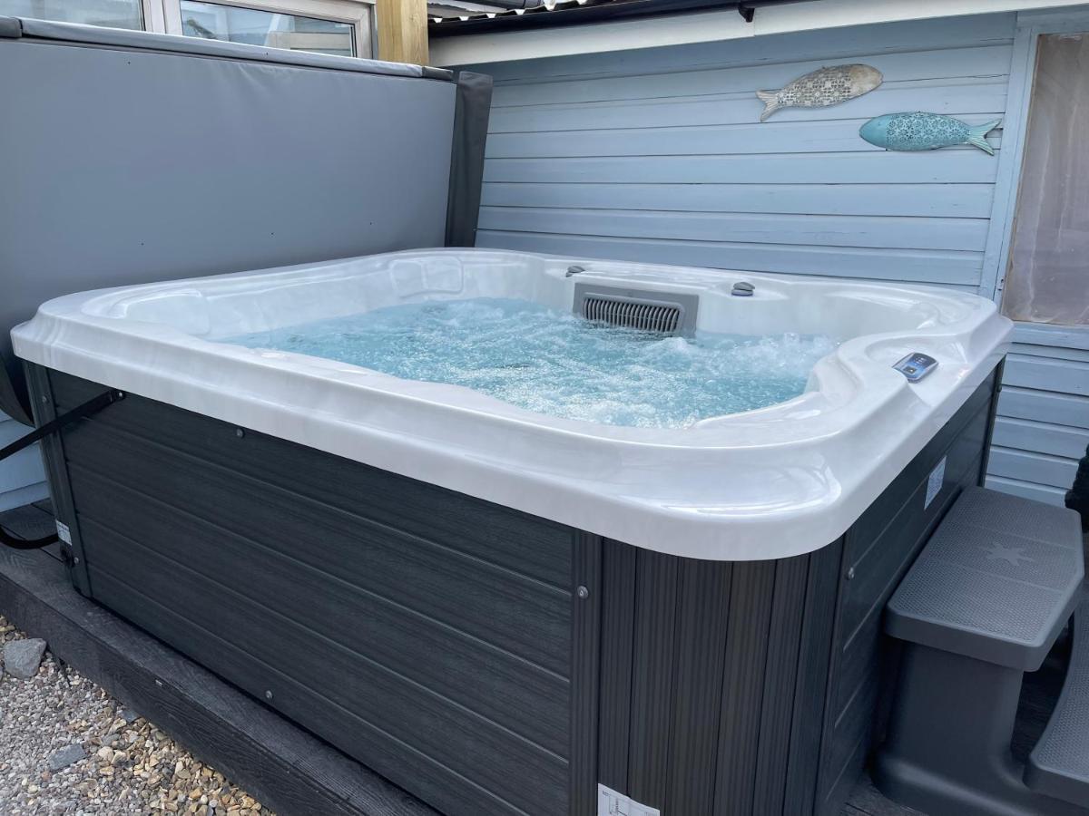Dog Friendly Cottage 2 Mins To Beach With Hot Tub And Zappi Ev Lessingham 외부 사진