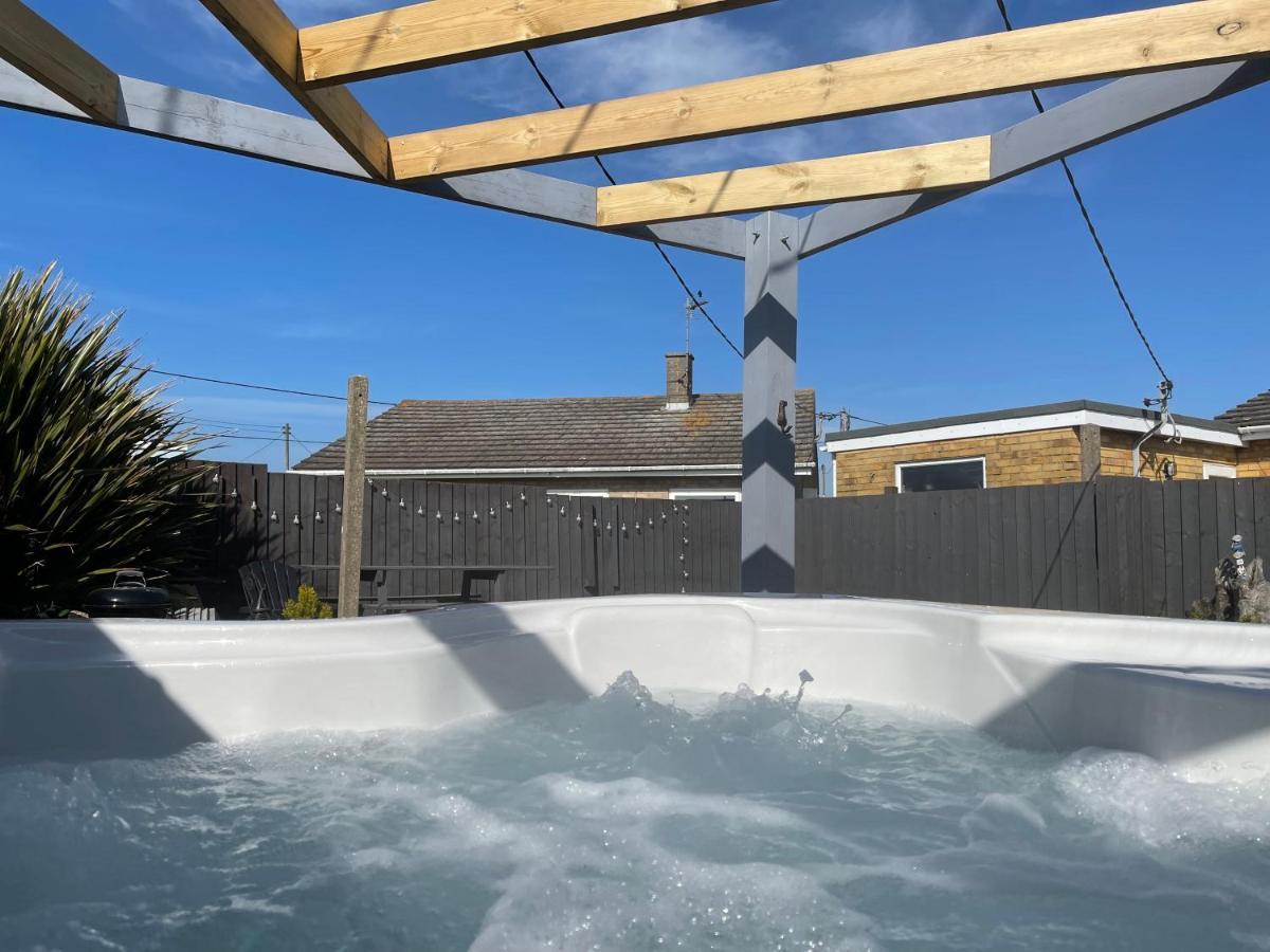 Dog Friendly Cottage 2 Mins To Beach With Hot Tub And Zappi Ev Lessingham 외부 사진